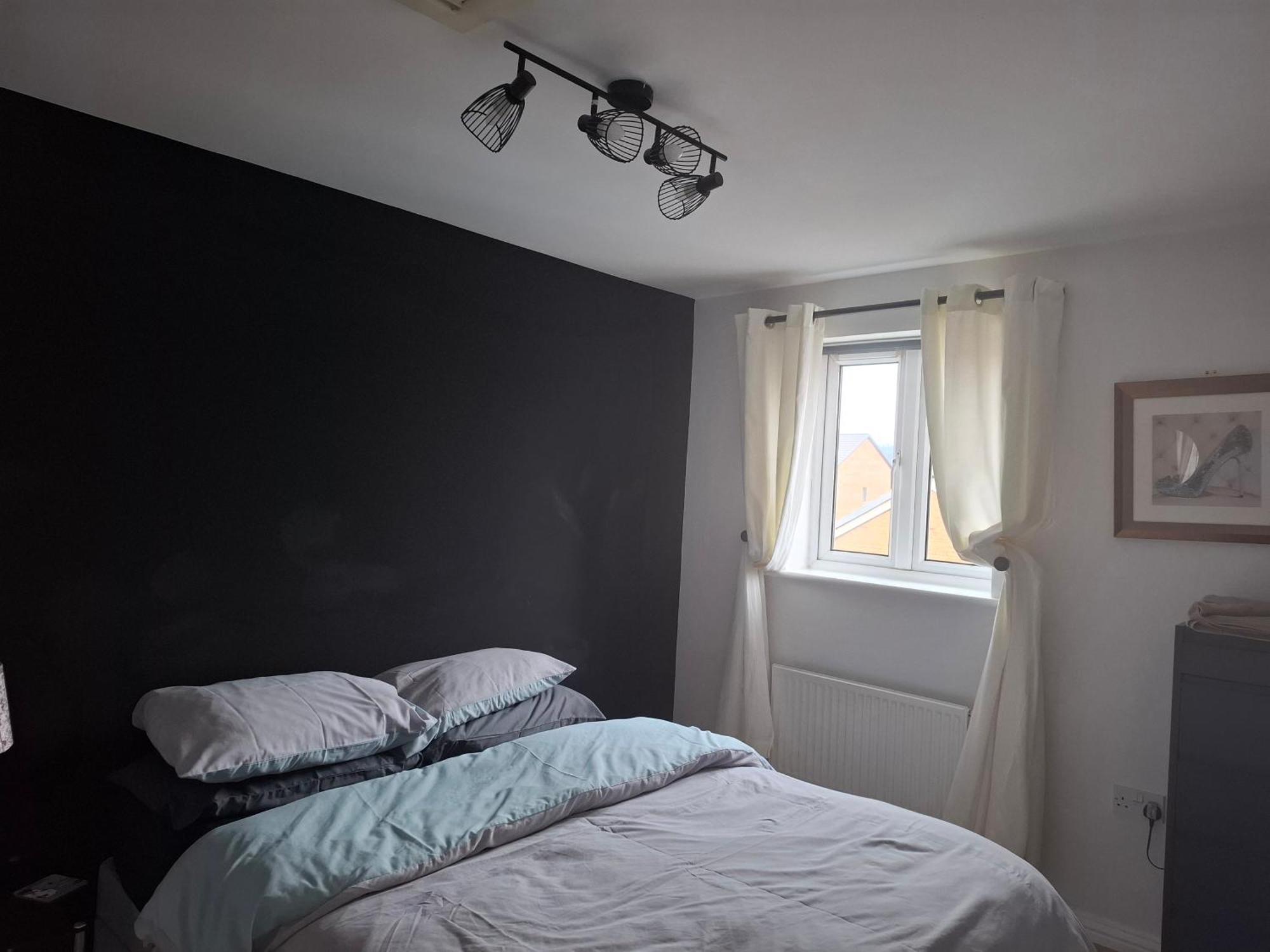 Driftmark Beachfront Location Aberavon Beach Sea Views Large Driveway Parking Private Site Fibre Optic Wi Fi Port Talbot Bagian luar foto